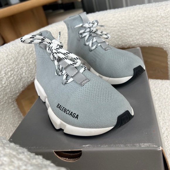 WOMEN'S SPEED LACE-UP SNEAKER IN GRAY/WHITE - Picture 3 of 5